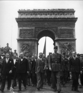 Général De Gaulle on the Champs Elysées, Doisneau,